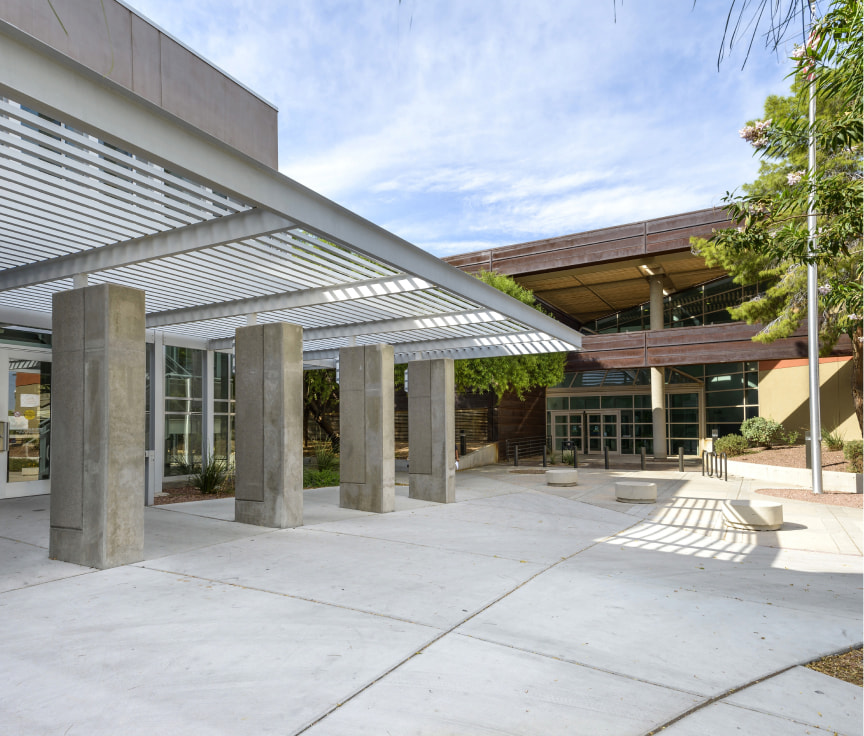 Edificios de oficinas y escuelas